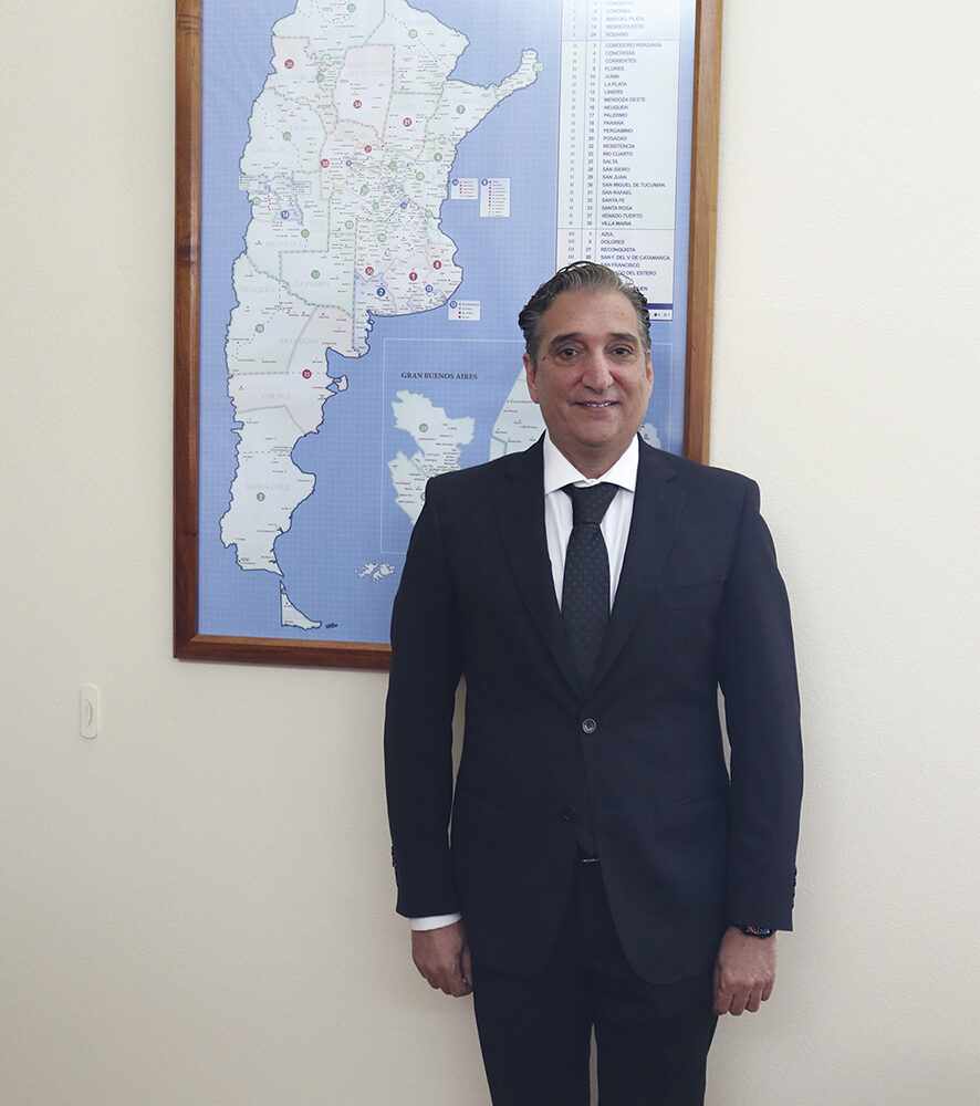 Dr. Sergio Fernando Barzola